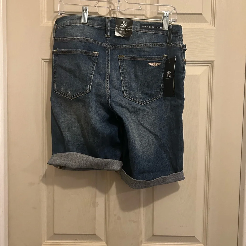 Rock & Republic Mid Rise Bermuda Denim Shorts - size 10 - Picture 2 of 16
